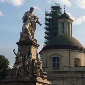 CAVOUR MONUMENTO